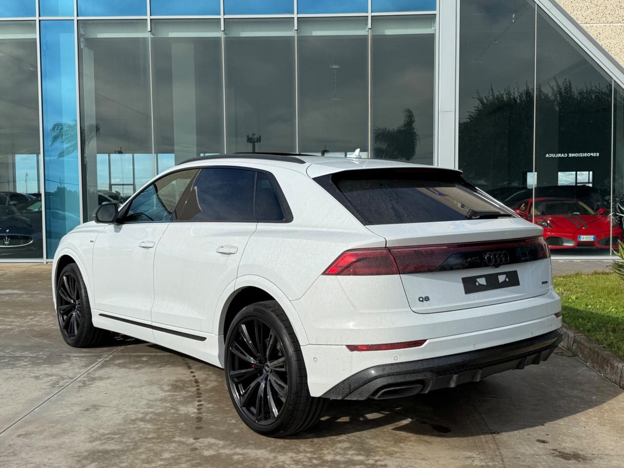 Audi Q8 Sline quattro possibilità noleggio no scoring