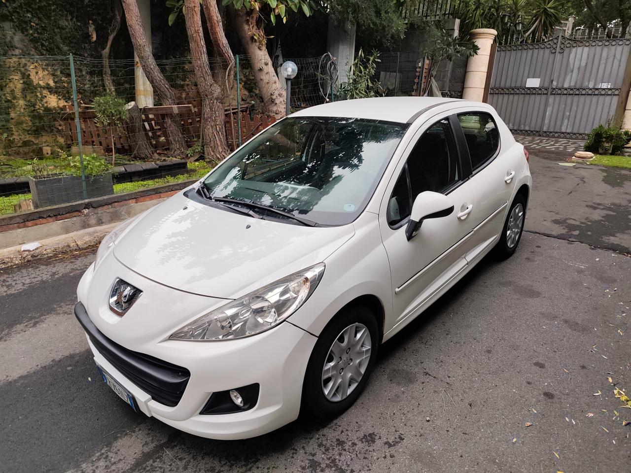 Peugeot 207 1.4 HDi 70CV 2013