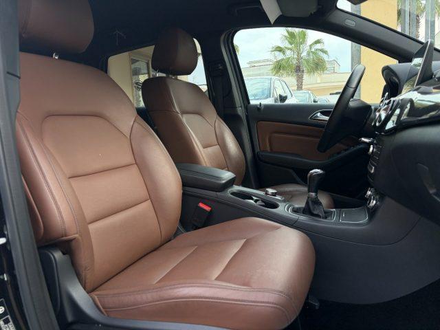 MERCEDES-BENZ B 200 d 136Cv Sport