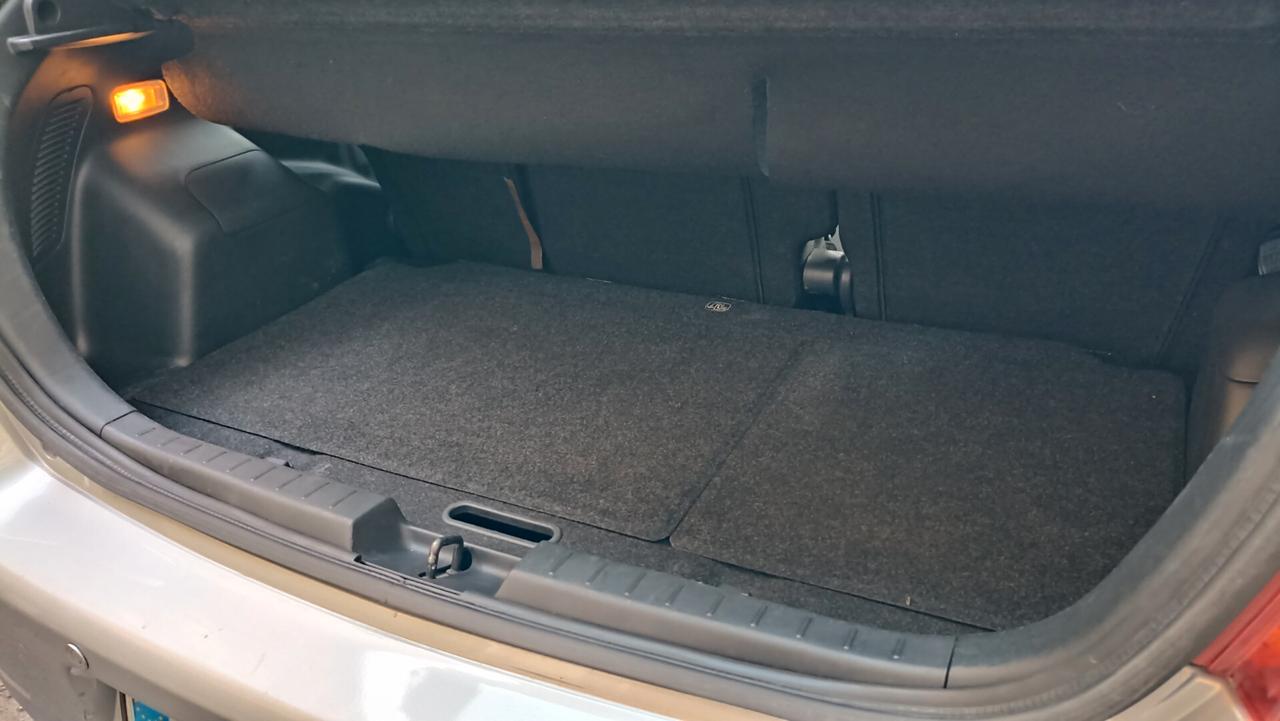 Toyota Yaris 1.4 D-4D 5 porte M-MT Sol automatica