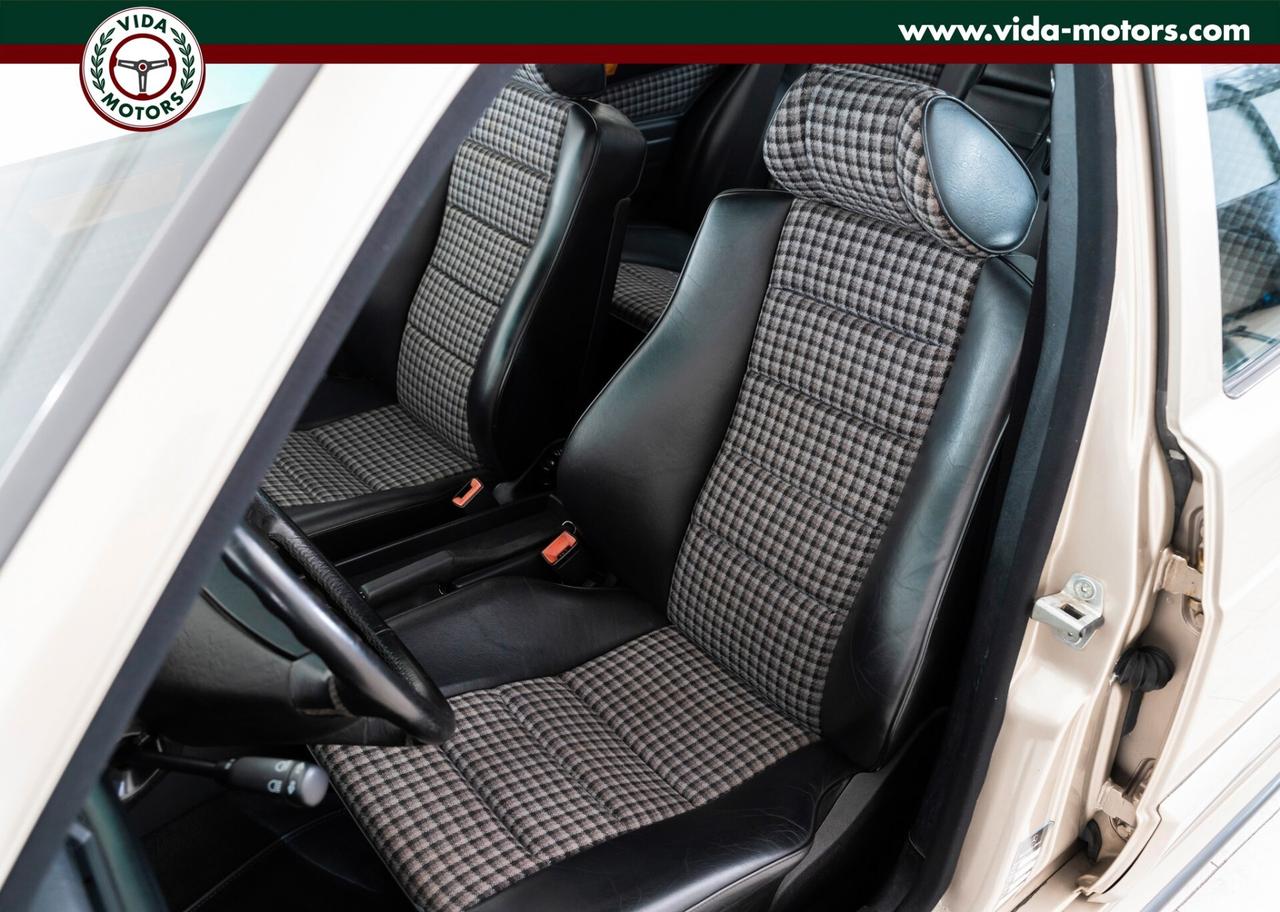 Mercedes-Benz 190E 2.3 16v * BOOK SERVICE * 113.000 KM * COLORE RARO