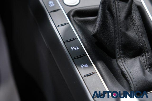 VOLKSWAGEN Polo 1.0 TSI DSG R-LINE AUTOMATICA NEOPATENTATI