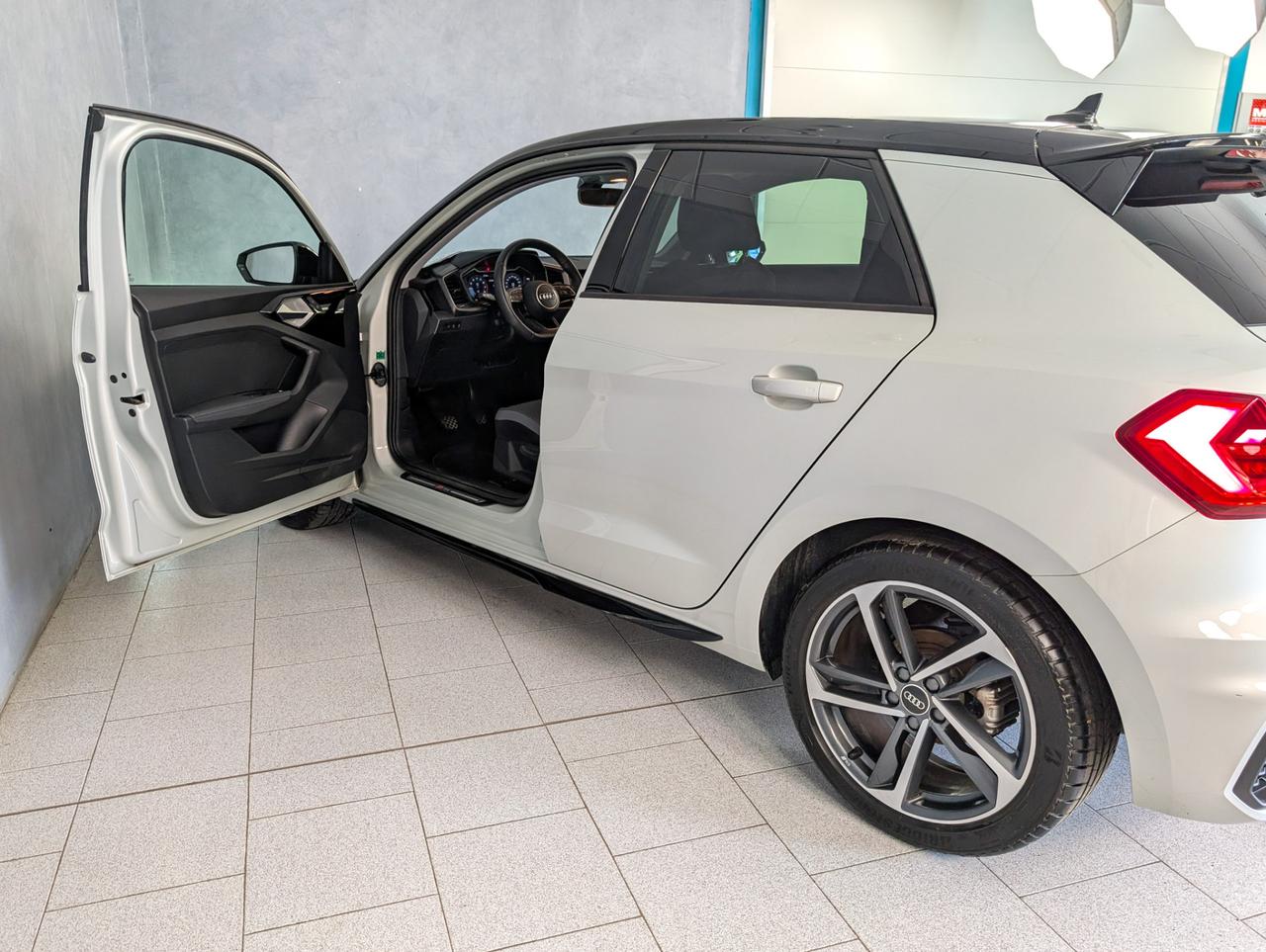 Audi A1 30 TFSI 116cv Adrenalin Black Edition S line