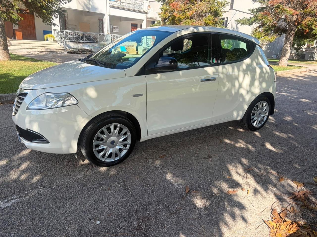 Lancia Ypsilon 1.2 elefantino