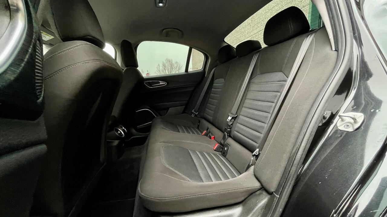 ALFA ROMEO GIULIA 2.2 TURBODIESEL EXECUTIVE 160CV - FULL LED, VETRI PRIVACY, CRUISE CONTROL