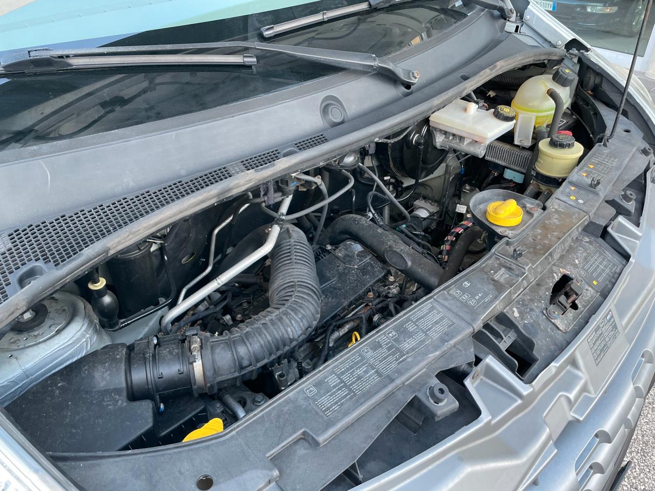 Renault Master 2.3dci 145cv CARROATTREZZI COMEAR