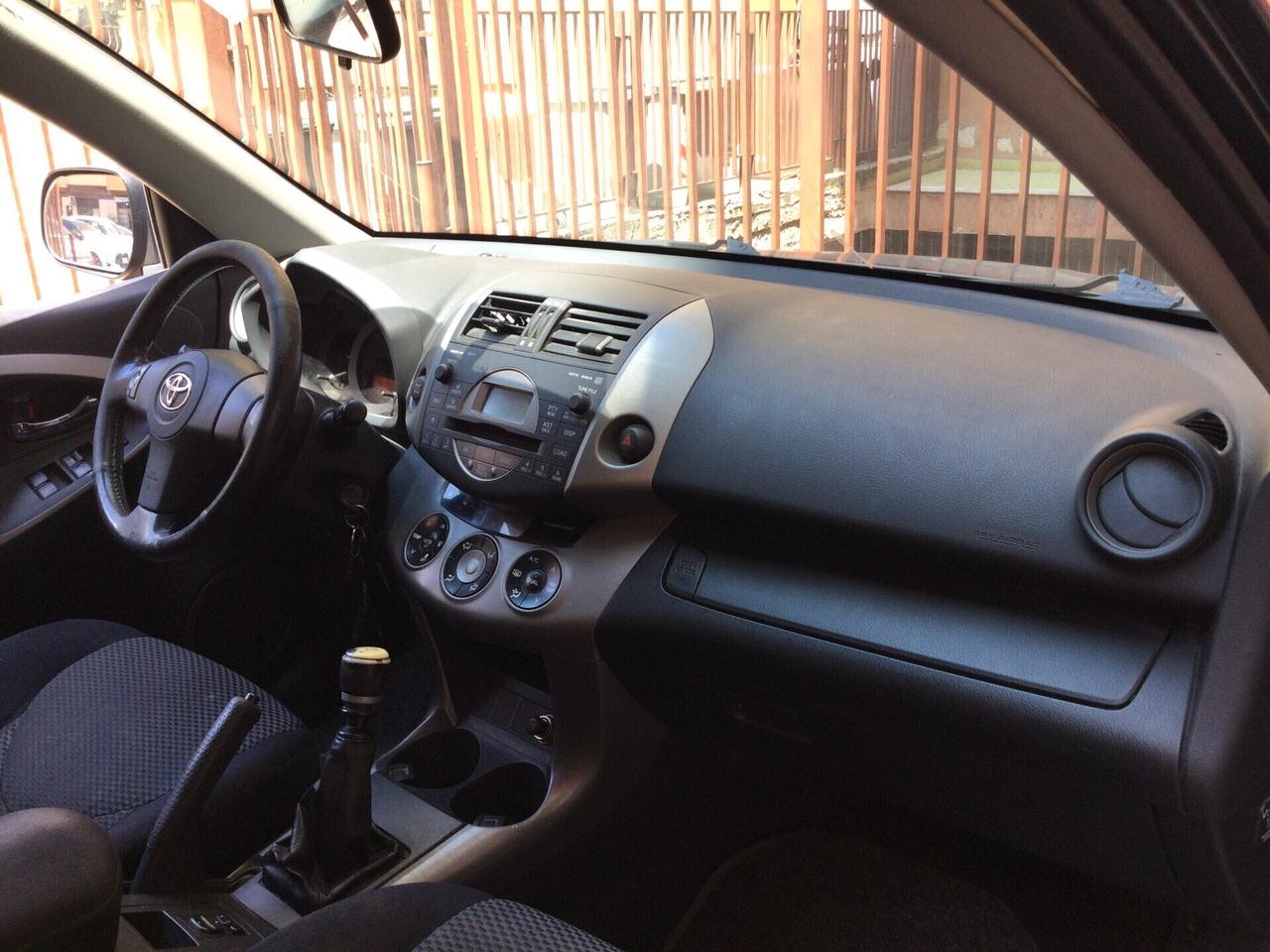 Toyota RAV4 2.2 D-4D 136 CV Luxury