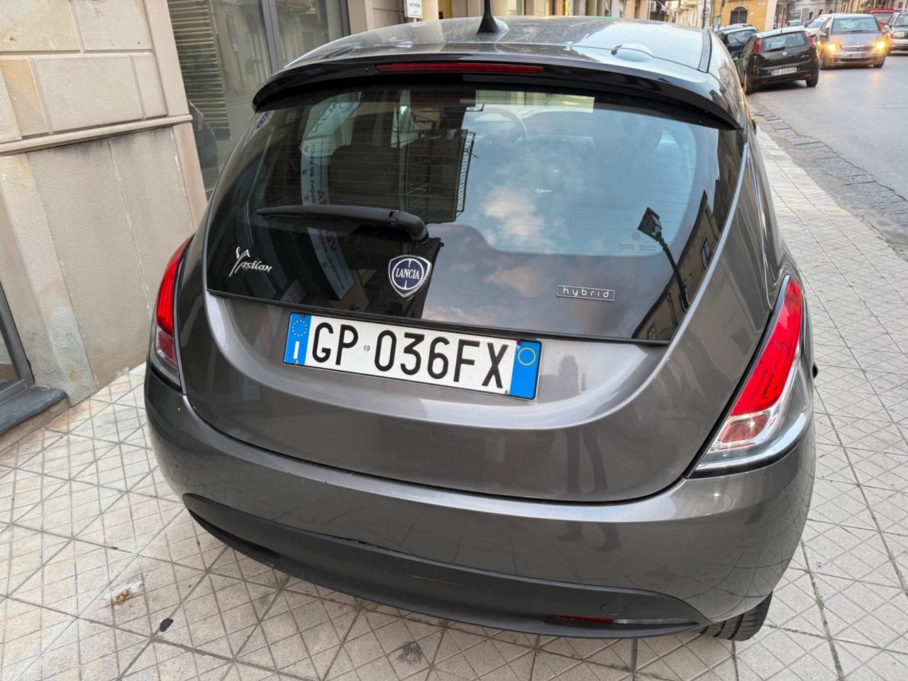 Lancia Ypsilon 1.0 FireFly 5 porte S&S Hybrid Gold