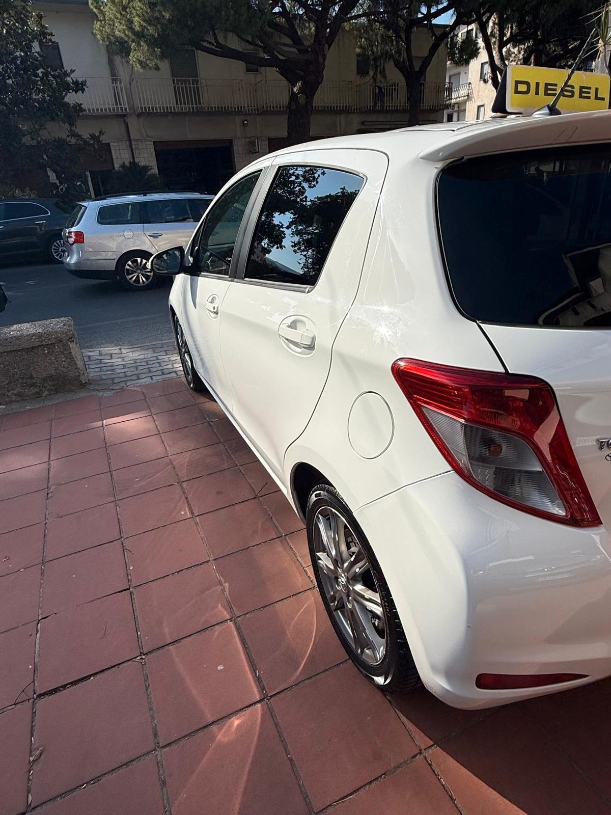 Toyota Yaris 1.4 D-4D 5 porte Lounge