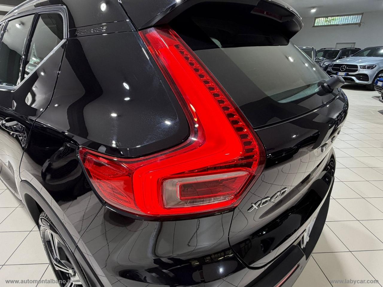 VOLVO XC40 T5 Recharge Plug-in R-design
