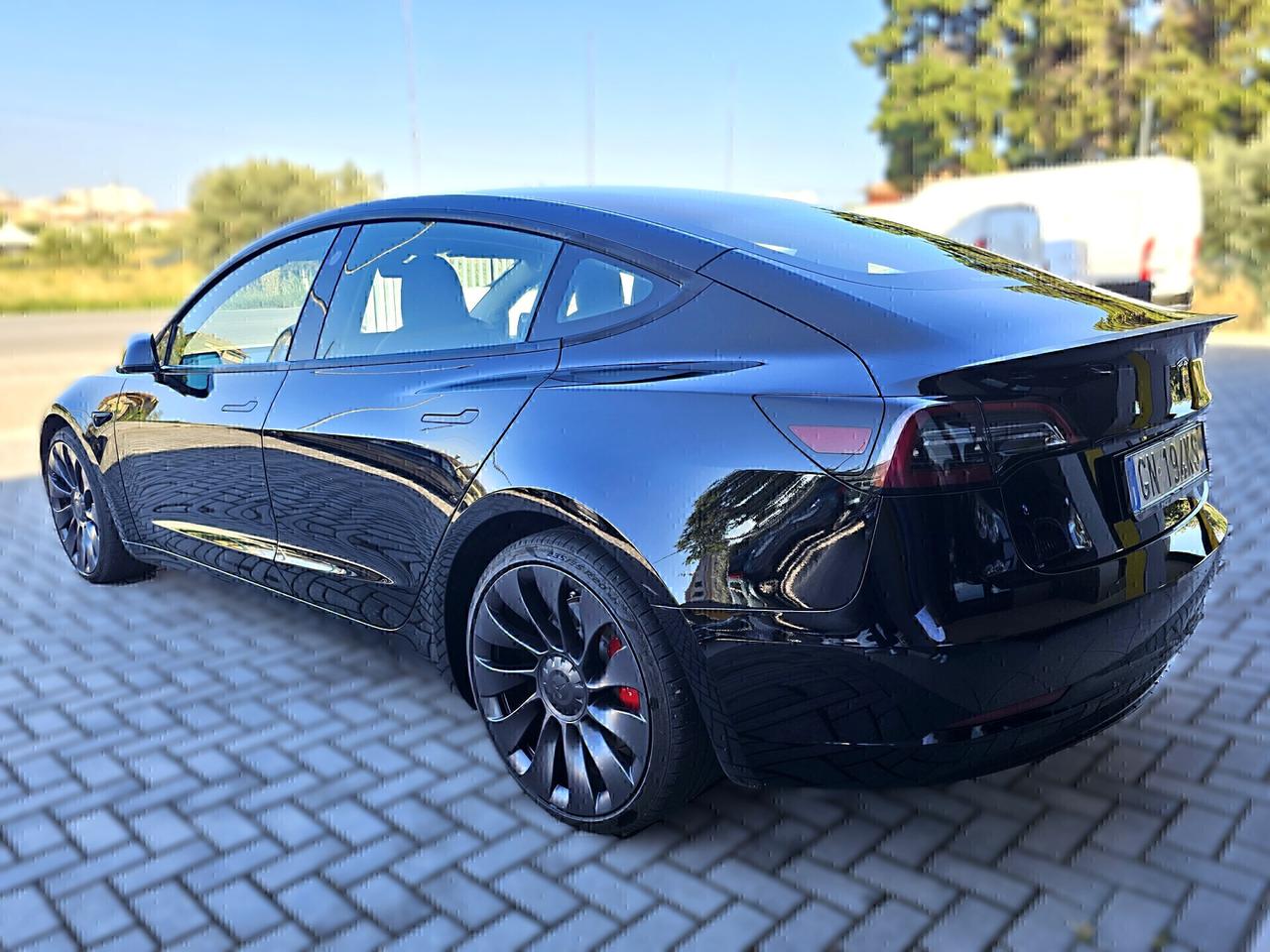 Tesla Model 3 Performance