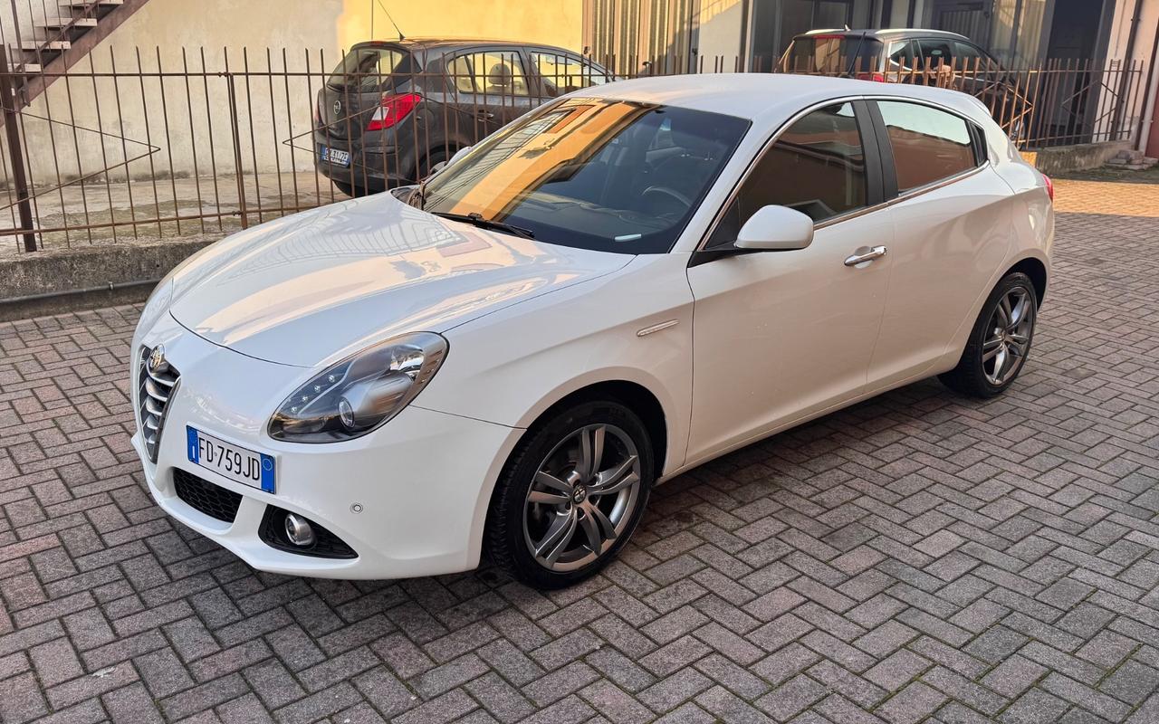 Alfa Romeo Giulietta 1.6 JTDm 120 CV Ok Neopatentati