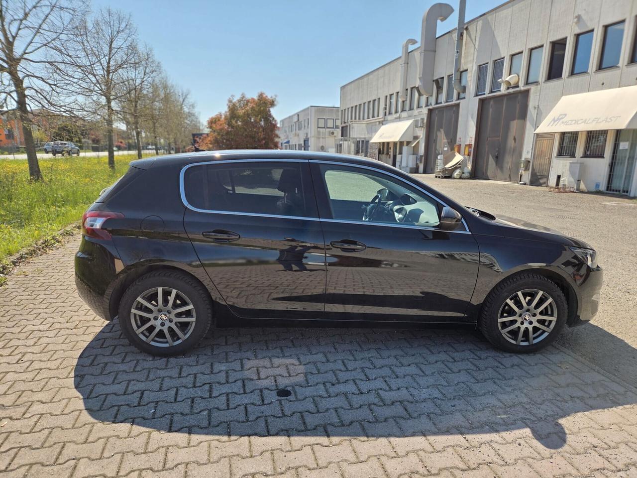 Peugeot 308 BlueHDi 120 S&S Allure