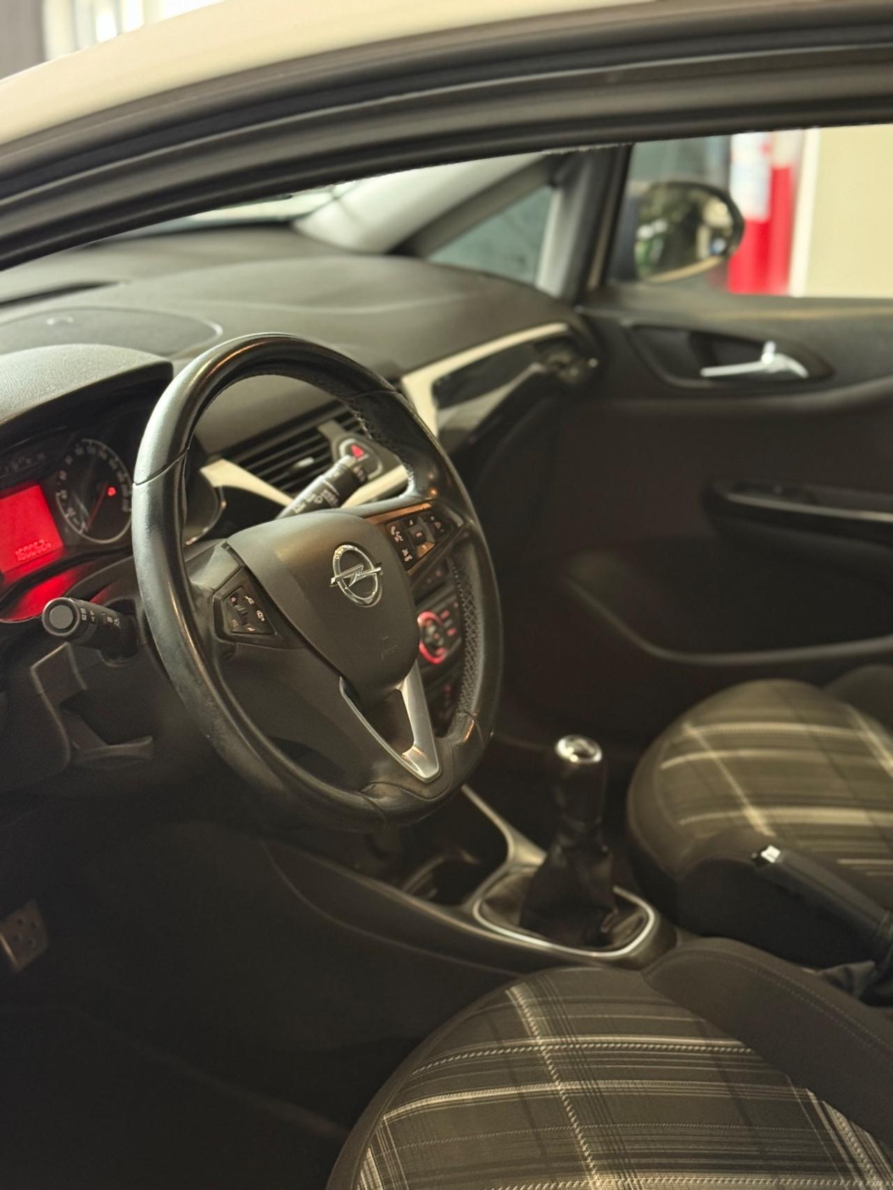 Opel Corsa 1.4 90CV GPL Tech 5 porte b-Color