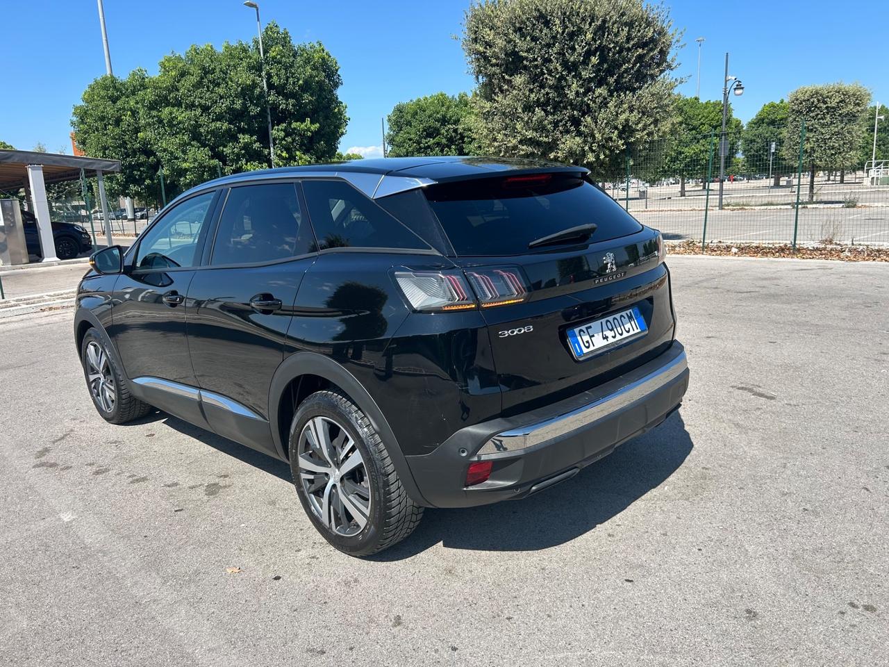 Peugeot 3008 BlueHDi 130 S&S EAT8 Allure da vetrina