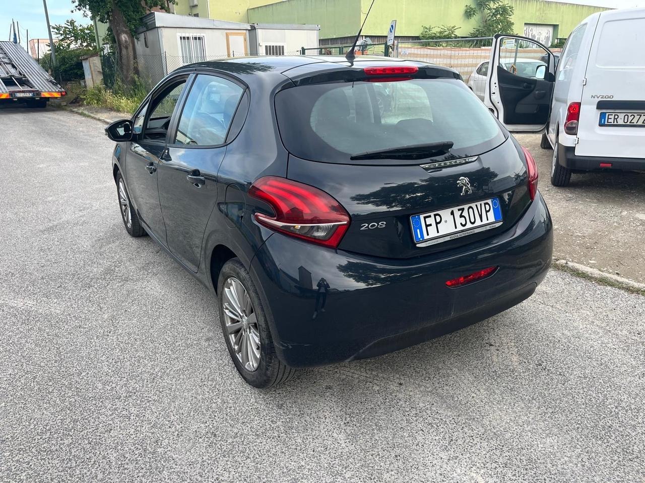 Peugeot 208 PureTech 82 5 porte Allure