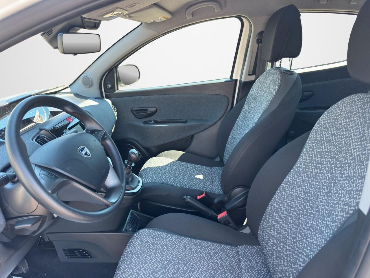 Lancia Ypsilon 1.0 FireFly 5 porte S&S Hybrid Ecochic Silver