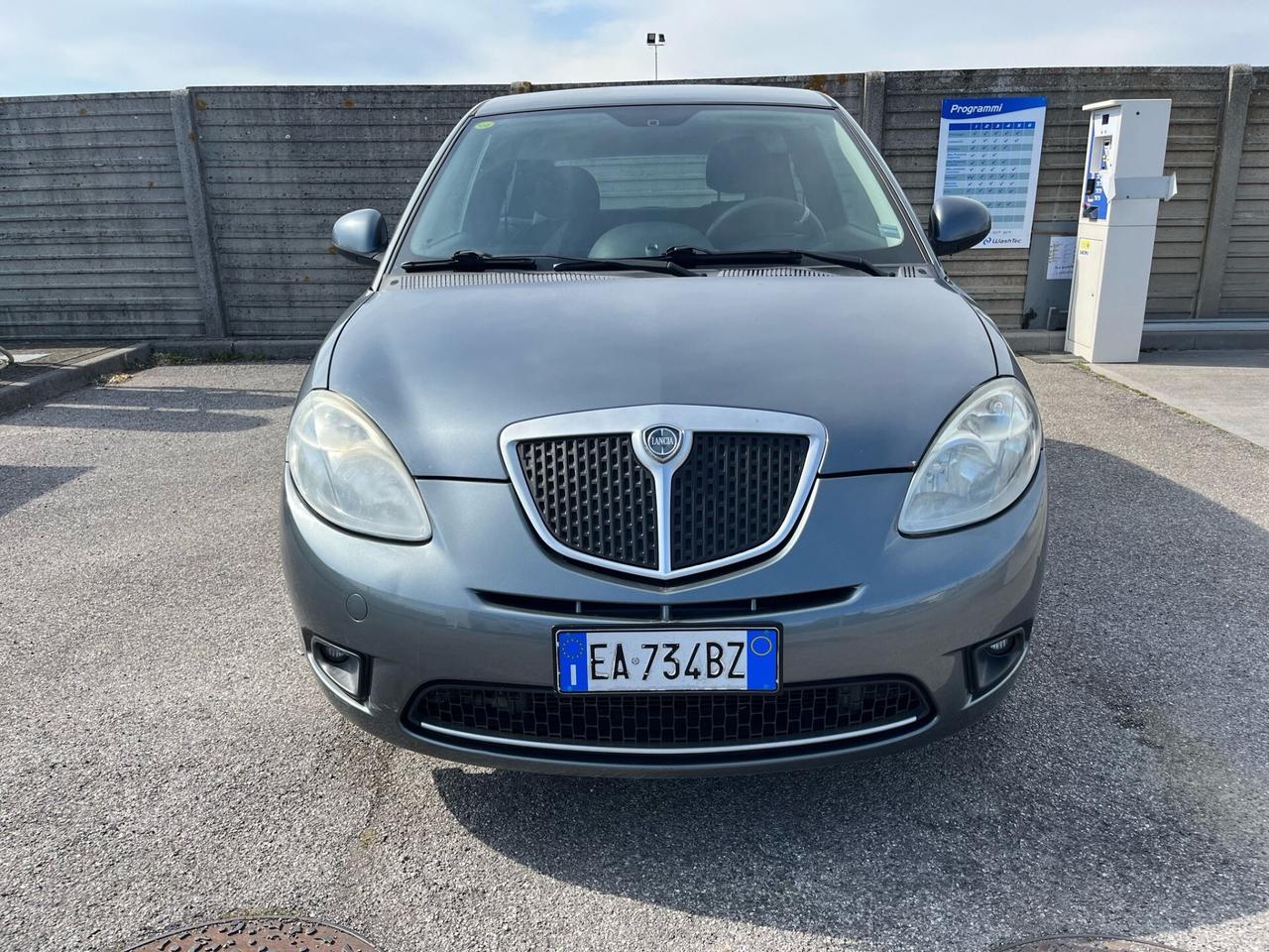 Lancia Ypsilon 1.4 Argento Ecochic GPL