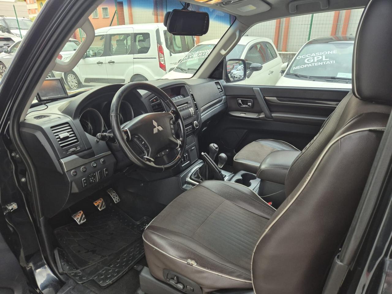 Mitsubishi Pajero 3.2 4X4 AUTOCARRO 2 POSTI