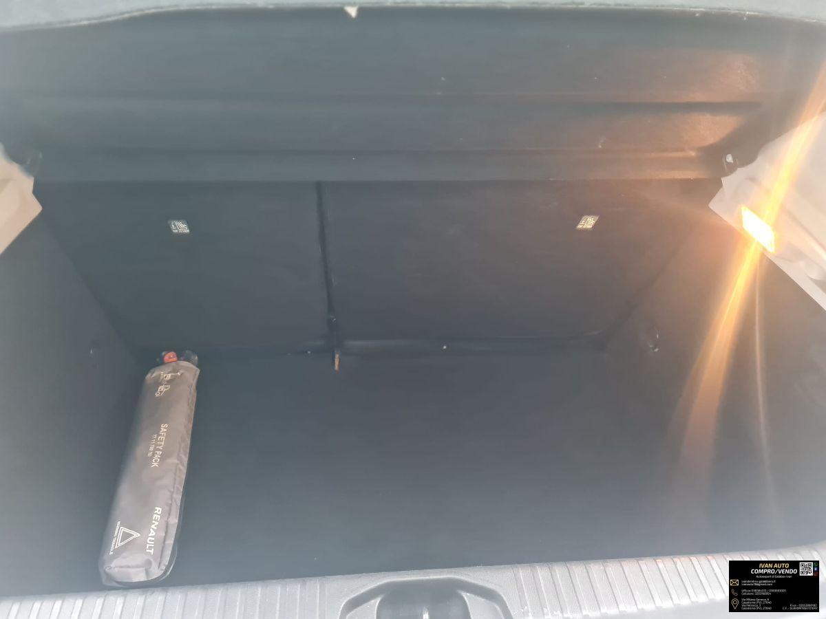 RENAULT Clio Benzina-Neopatentati-Anno 2022