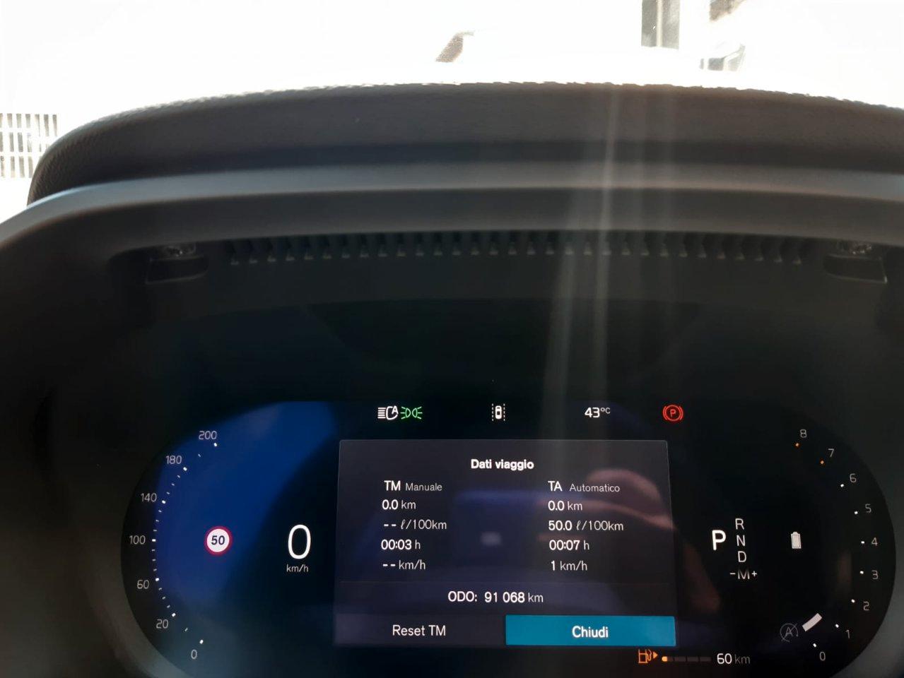 Volvo XC40 2.0 b3 Plus Black Edition auto
