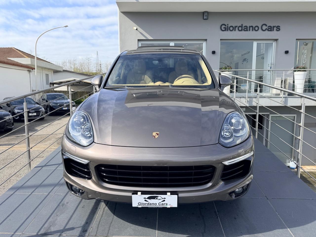 Porsche Cayenne 3.0 Diesel in garanzia no tasse