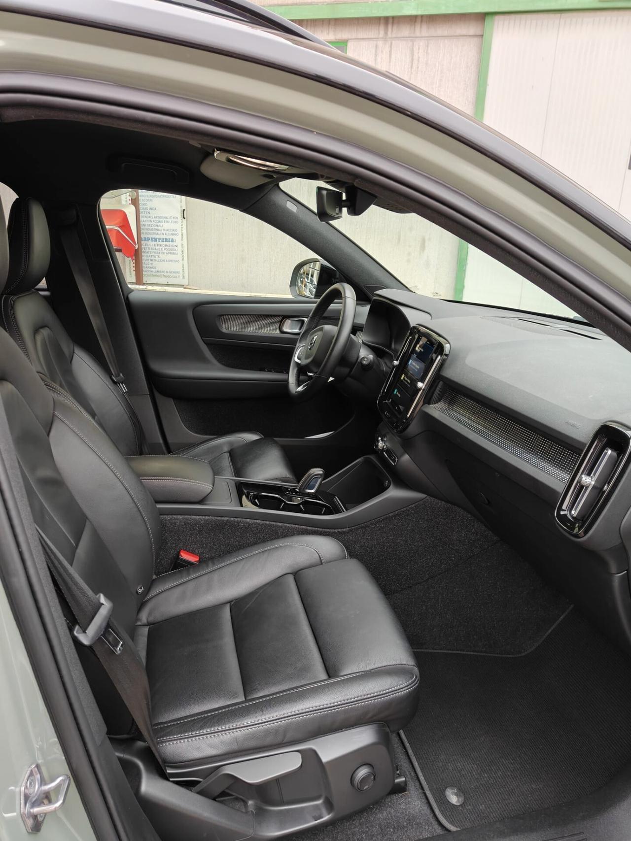 Volvo XC40 Recharge Pure Electric Twin Motor AWD Plus