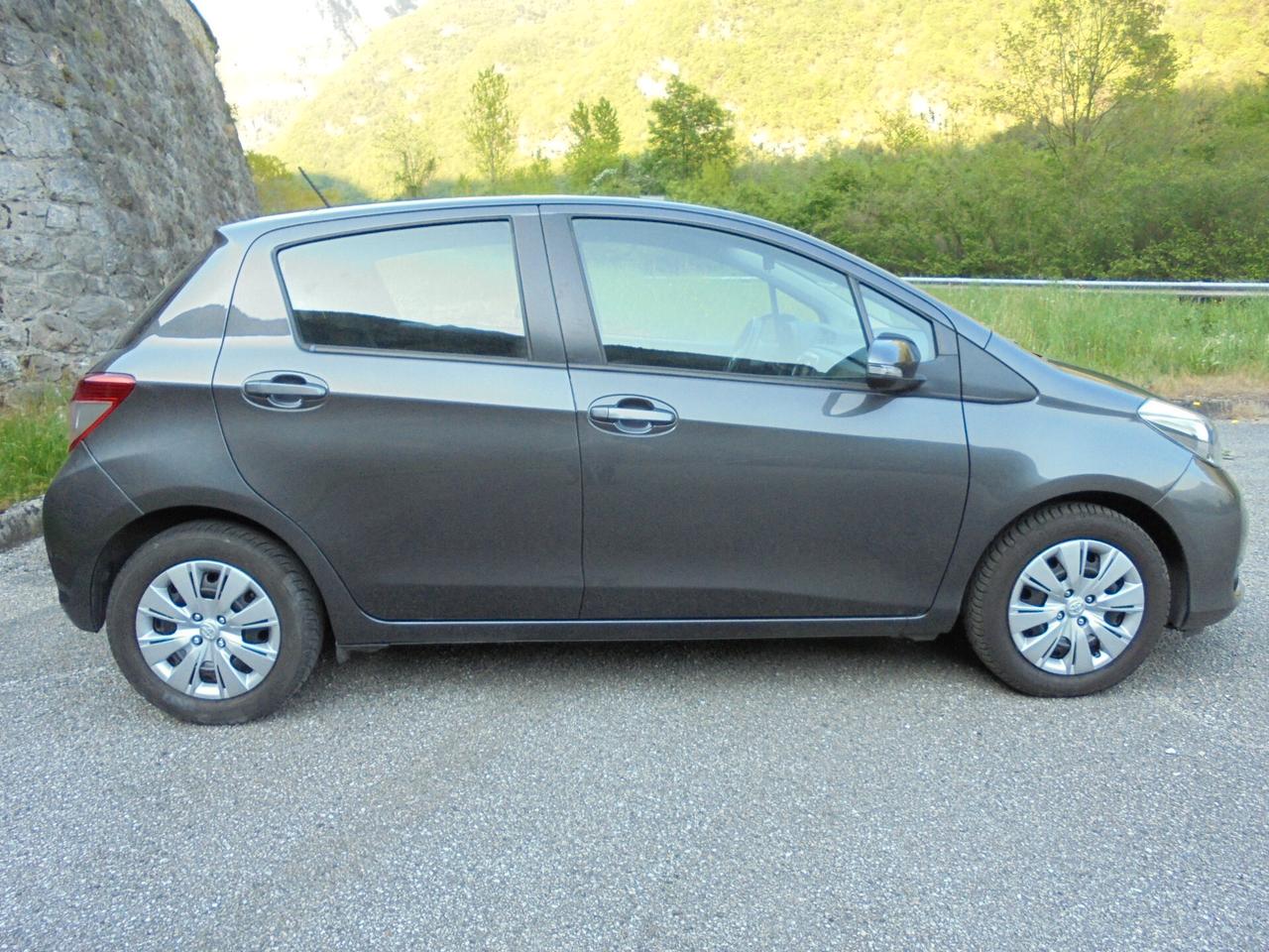 TOYOTA YARIS 1.0 VVT-i 5P ACTIVE – UNIPROPRIETARIO-