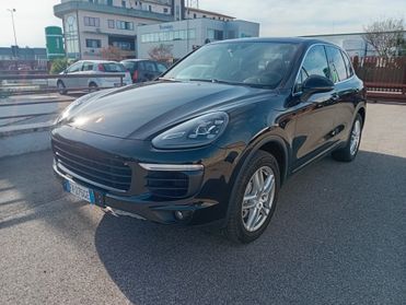 Porsche Cayenne 3.0 Diesel GANCIO TRAINO