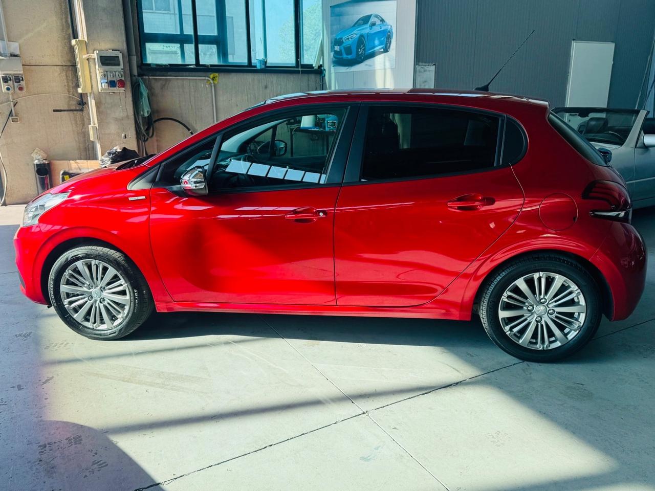 Peugeot 208 PureTech 82 5 porte Allure