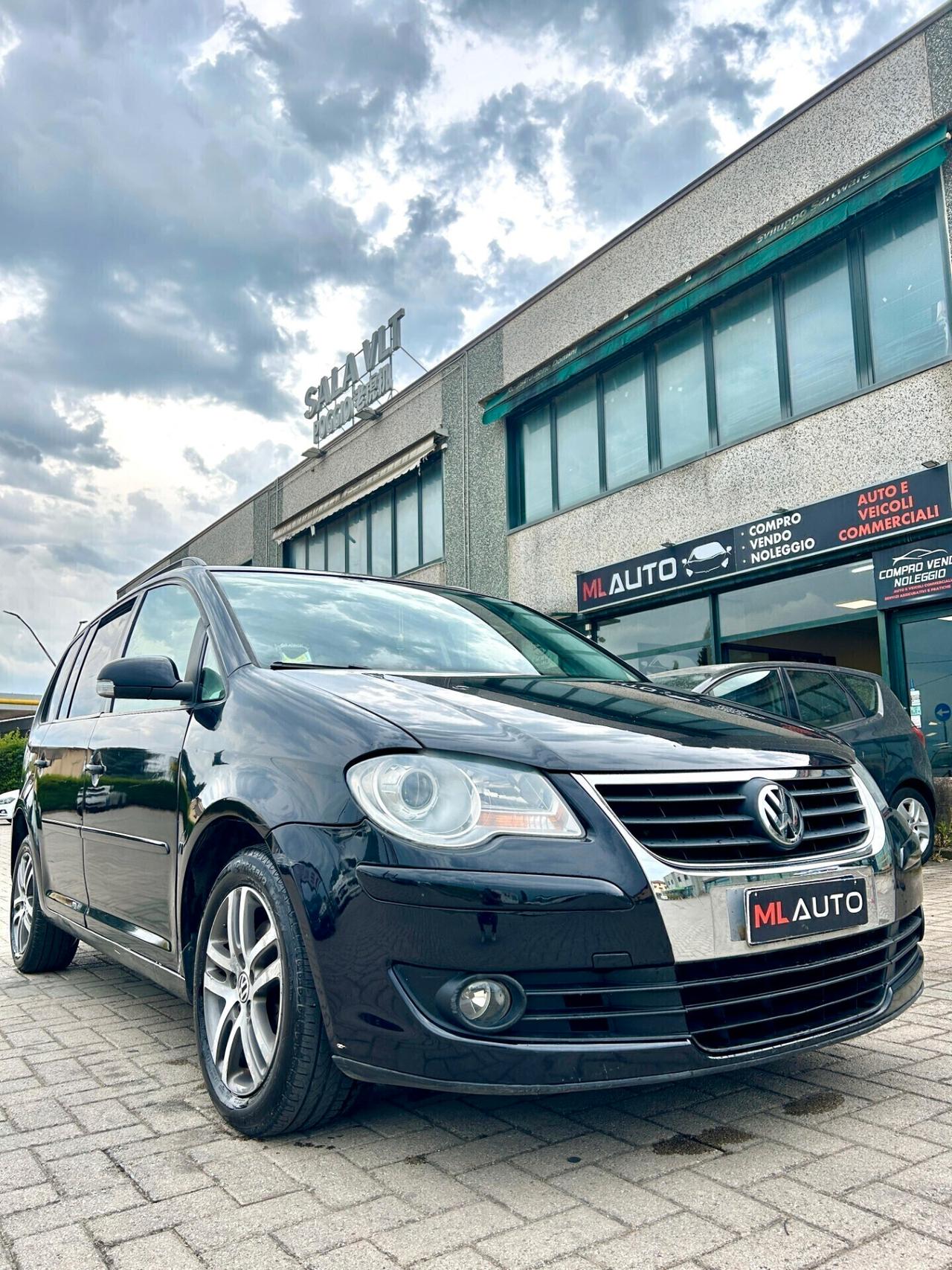 Volkswagen Touran 2.0 TDI DPF Highline 7 POSTI