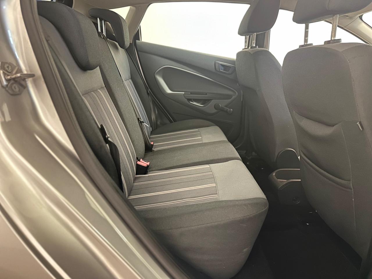 Ford Fiesta 1.4 5 porte Bz.- GPL Titanium NEOPATENTATI