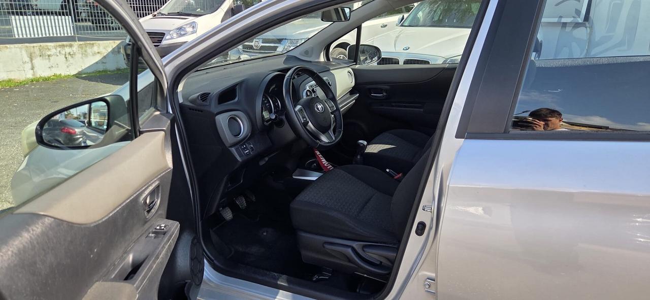TOYOTA YARIS 1.0 5P LOUNGE