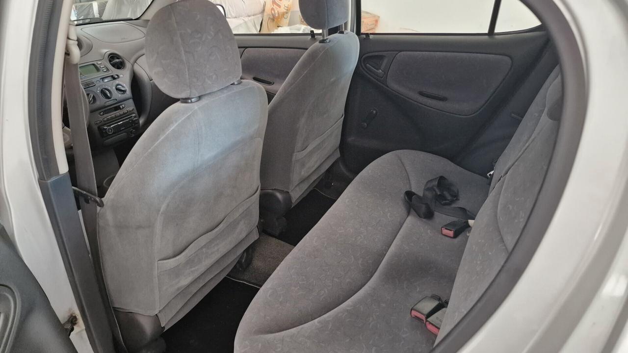 Toyota Yaris 1.0 cat 5 porte Aria condizionata