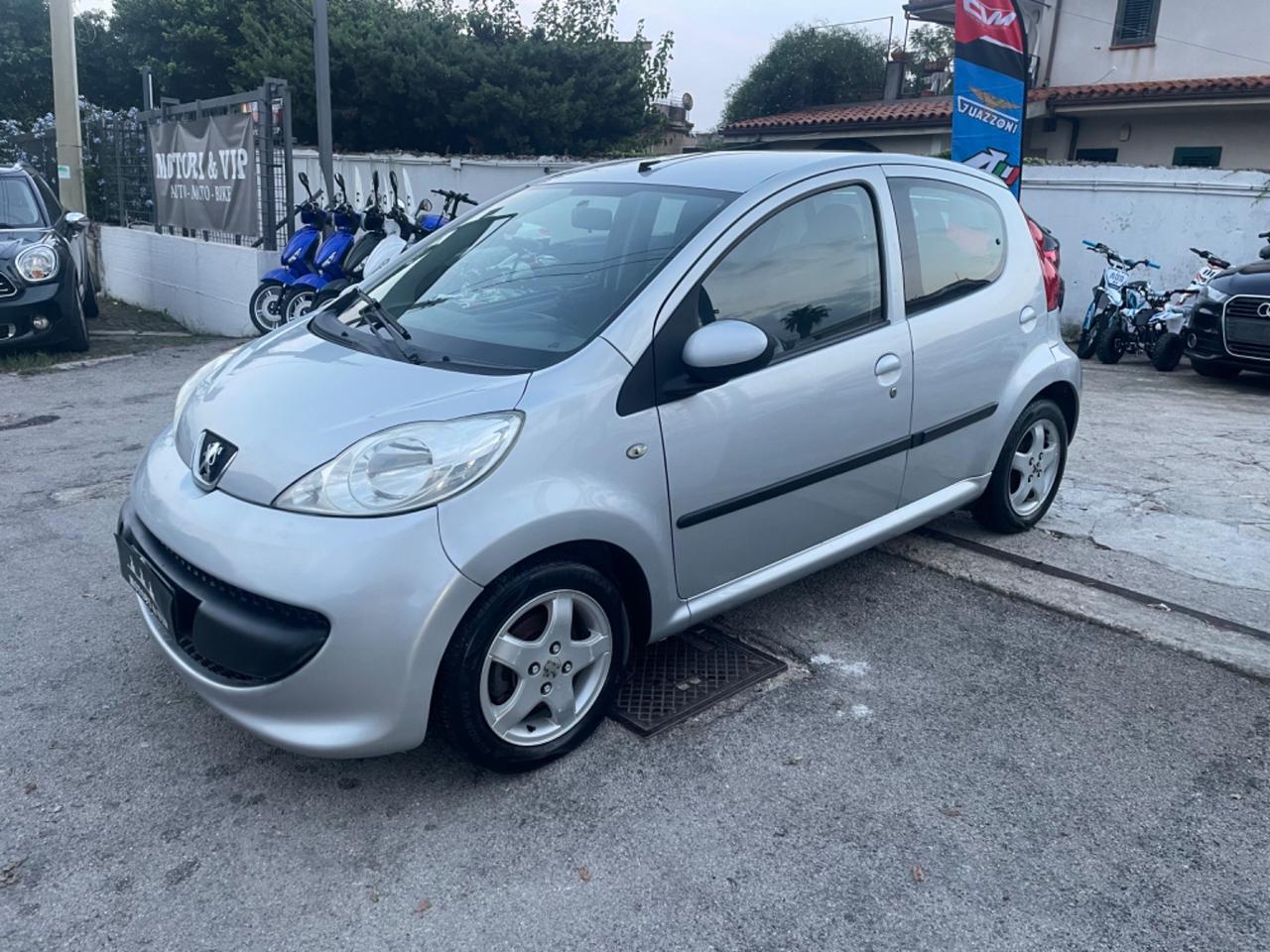 PEUGEOT 107 1.0 68cv 5p Sweet Years