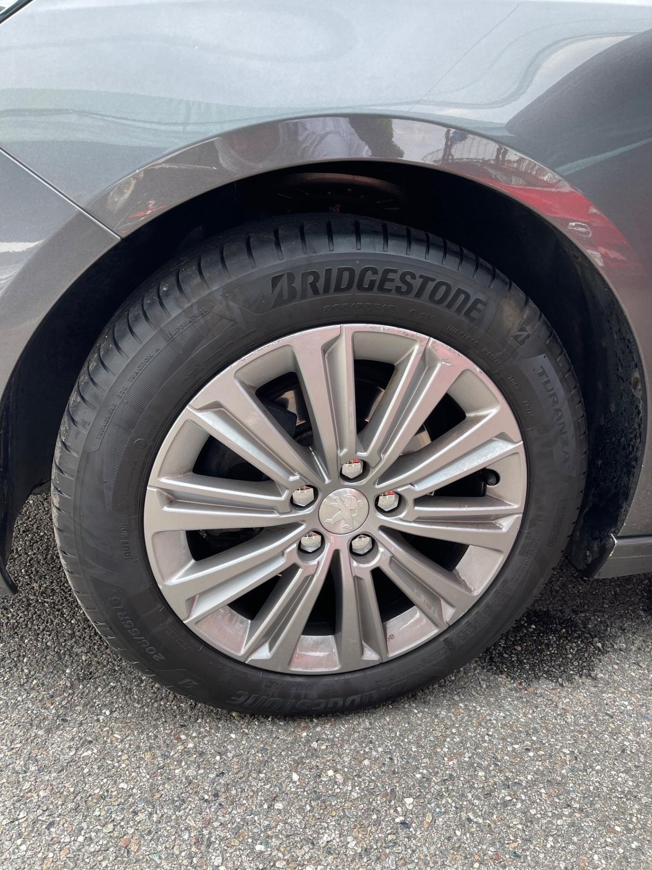 Peugeot 308 PureTech Turbo 130 S&S Allure
