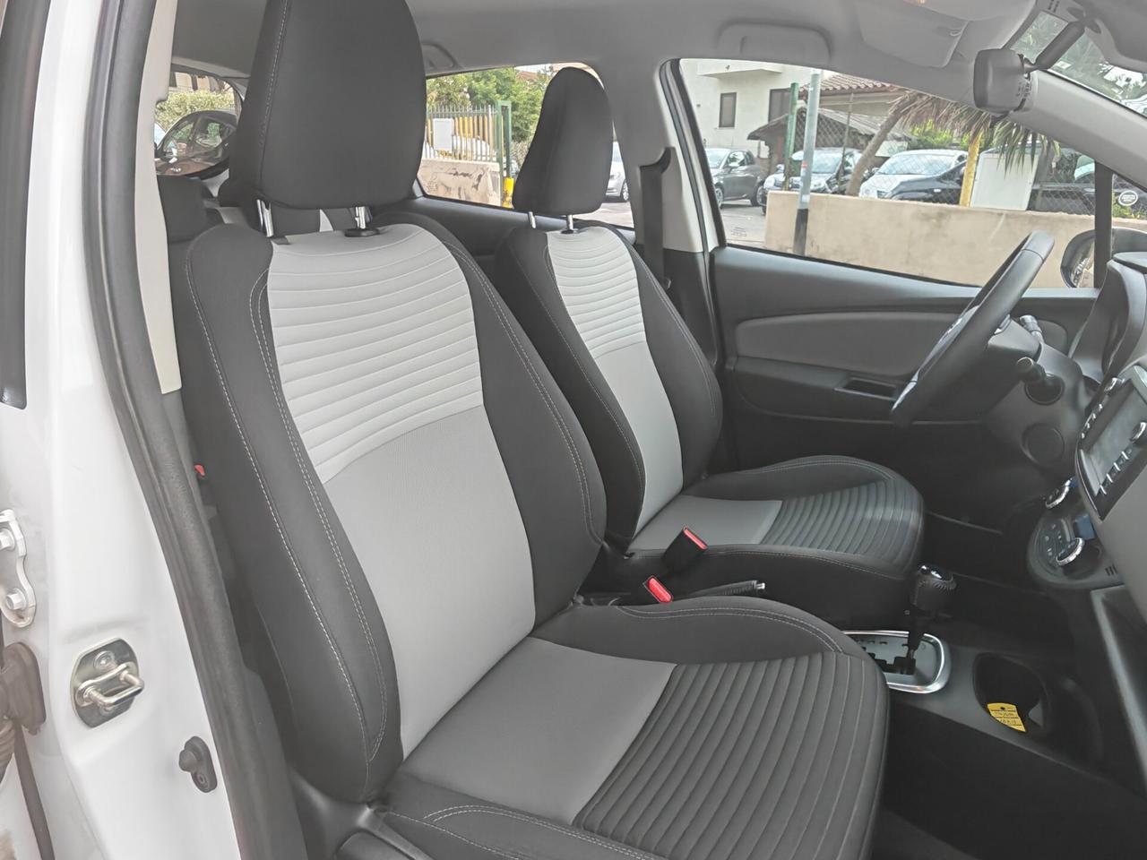 Toyota Yaris 1.5 Hybrid 5 porte Business