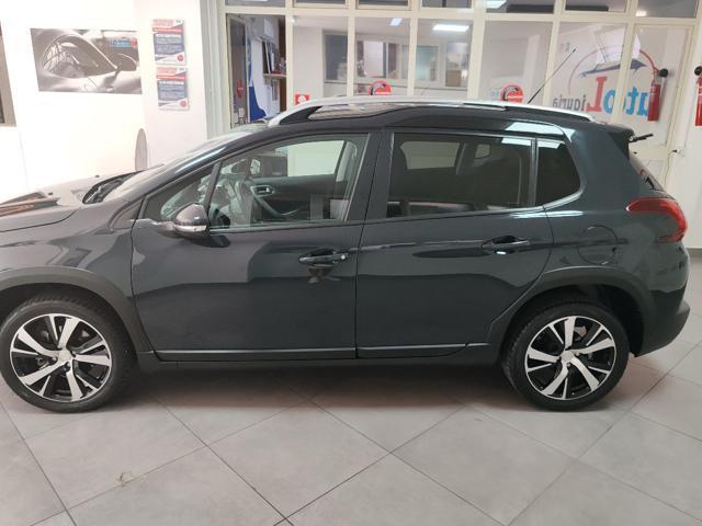 PEUGEOT 2008 BlueHDi 100 S&S Style