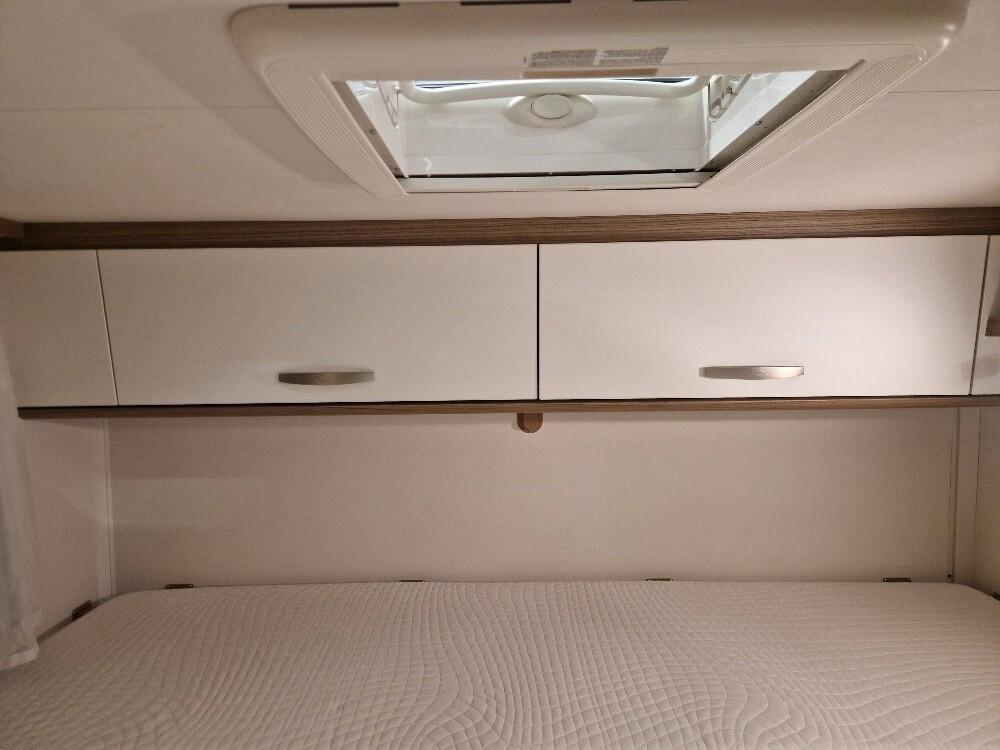 CAMPER VAN CARADO V132