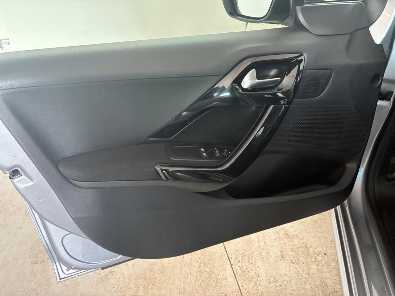 Peugeot 208 1.2 PureTech 82 5 porte Allure