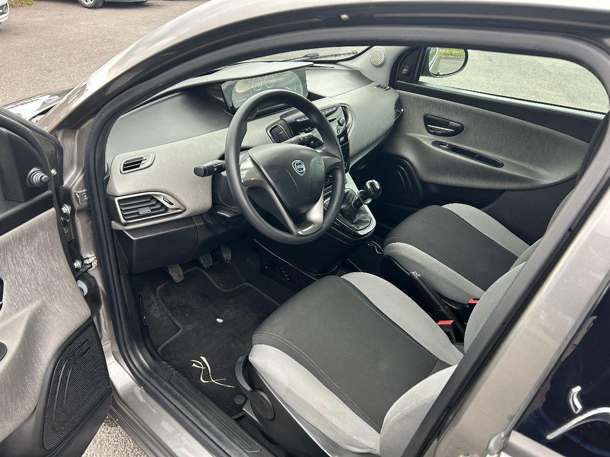 LANCIA - Ypsilon - 1.2 69 CV 5 porte Platinum