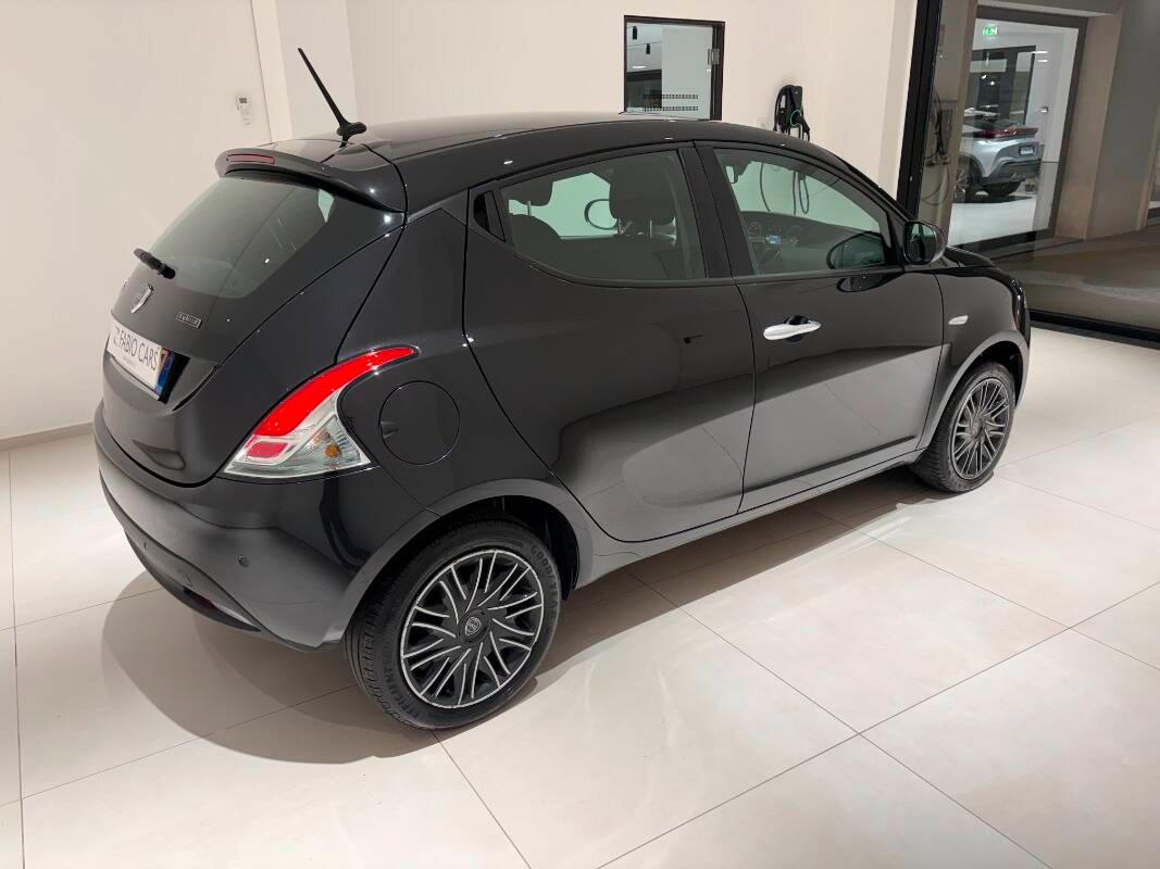 Lancia Ypsilon III 1.0 firefly hybrid Gold s&s 70cv 5p.ti