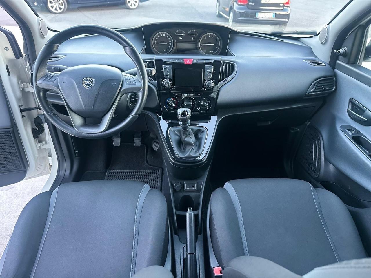 Lancia Ypsilon 1.2 69 CV 5 porte Platinum