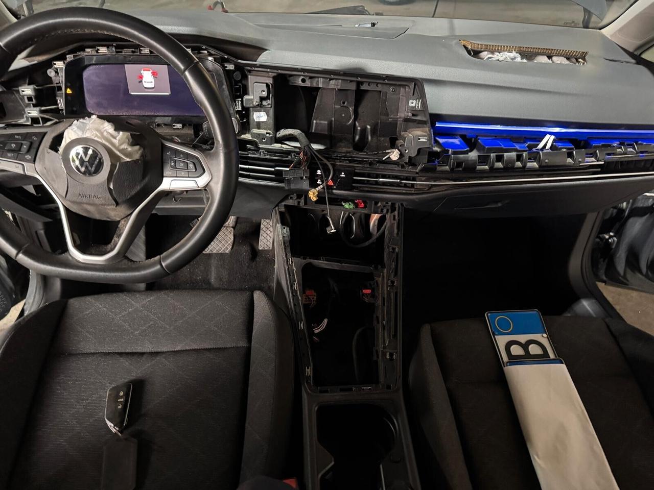 Volkswagen Golf 1.0 etsi 110cv dsg INCIDENTATA