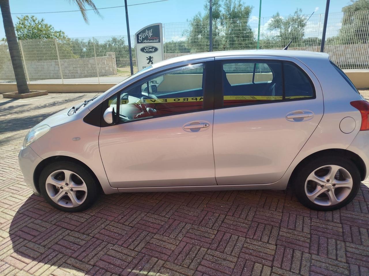 Toyota Yaris 1.3 5 porte CON GPL RINNOVATO FINO AL 2030