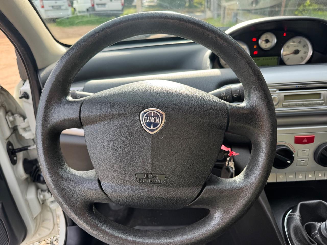 Lancia Ypsilon 1.2 69 PLATINUM