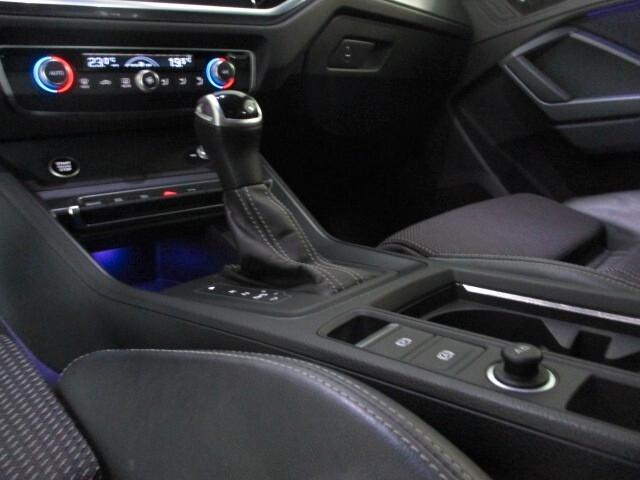 Audi Q3 SPB 35 TDI S tronic Identity Black