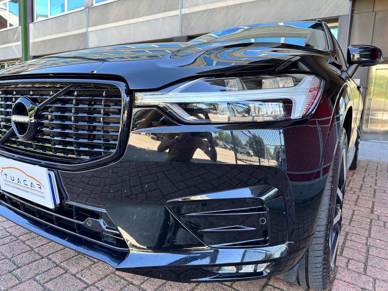 Volvo XC 60 R Design 2.0 B4 MHEV #6137