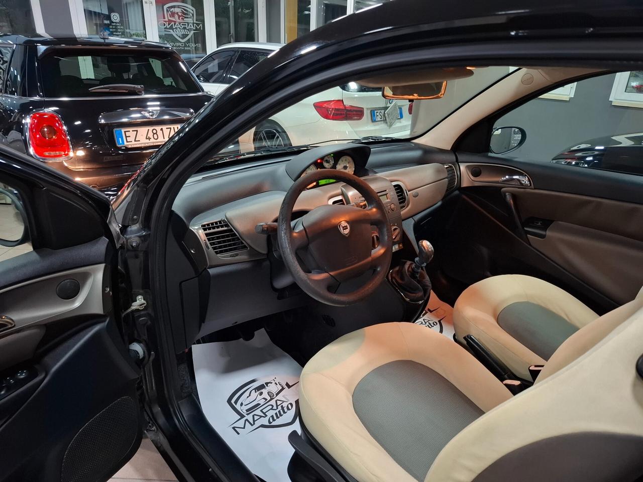 Lancia Ypsilon 1.2 benzina Neopatentati
