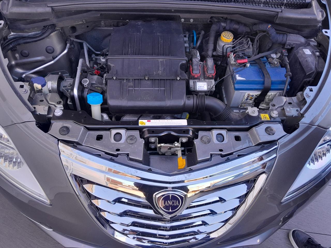 Lancia Ypsilon 1.2 69 CV 5 porte S&S Silver